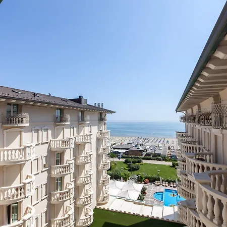 Palace Hotel 5*