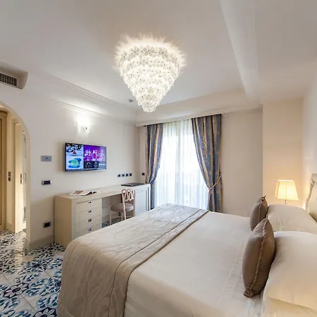 Palace 5*