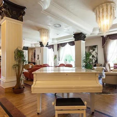 Palace 5*