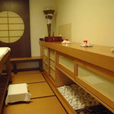 Palace 5*