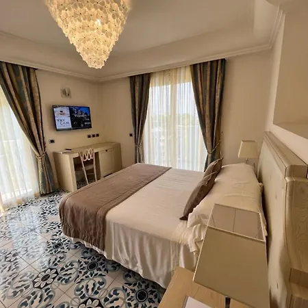 Palace 5*