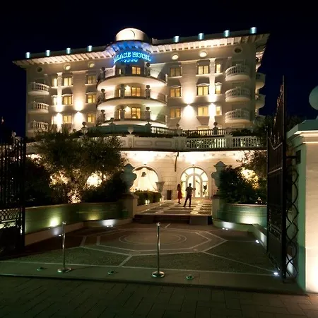 Palace Hotel 5*