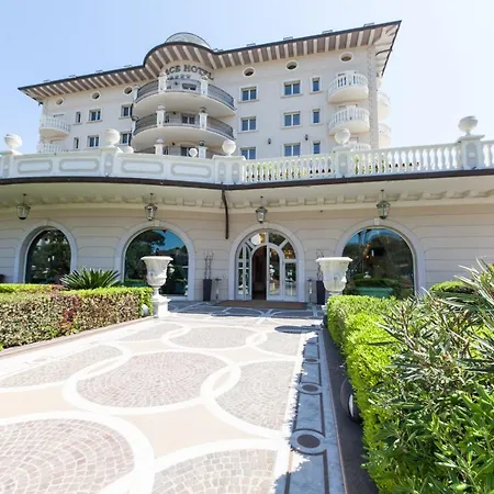Palace Hotel 5*
