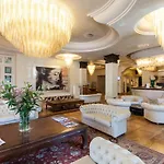 Palace Hotel 5*