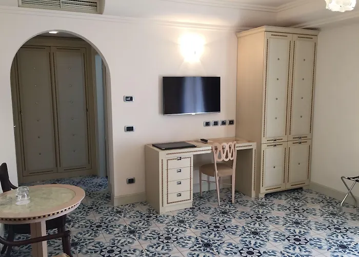 Palace 5* ميلانو ماريتيما